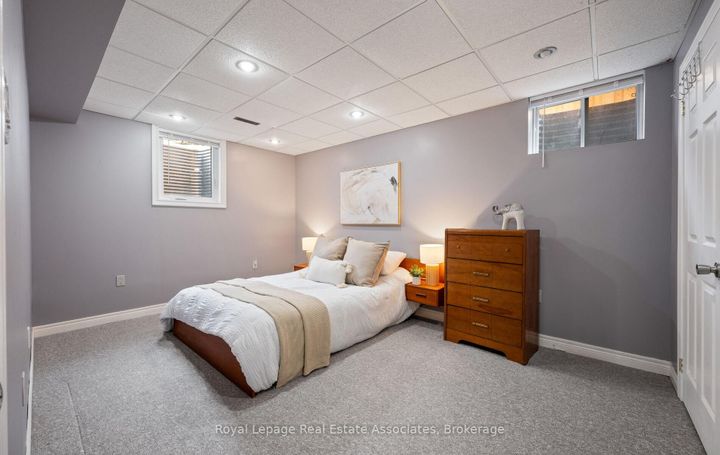 Photo 41 at 5 Vantage Circle, Streetsville, Mississauga