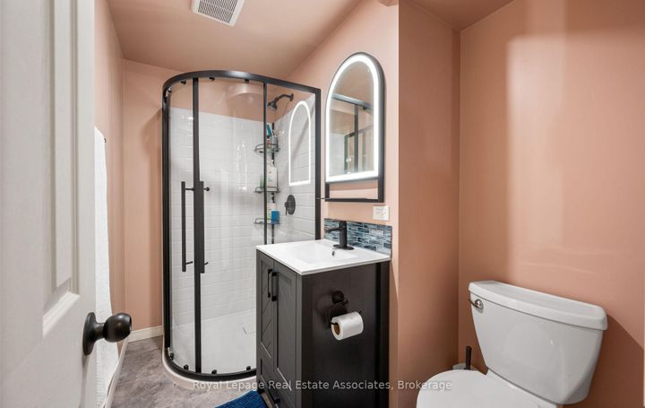 Photo 42 at 5 Vantage Circle, Streetsville, Mississauga