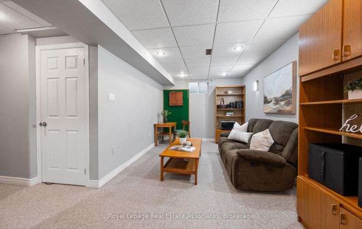 Photo 44 at 5 Vantage Circle, Streetsville, Mississauga