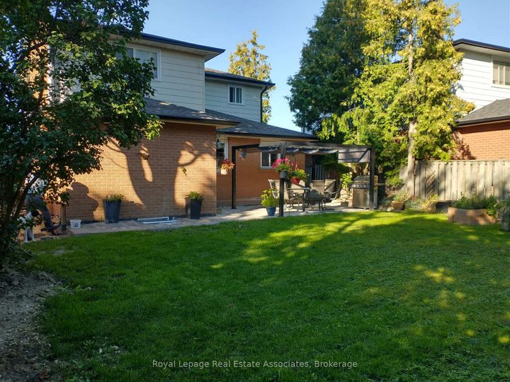 Photo 49 at 5 Vantage Circle, Streetsville, Mississauga