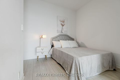 Photo 11 at Th05 - 9 Buttermill Avenue W, Vaughan Corporate Centre, Vaughan