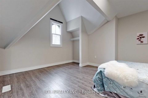 Photo 28 at 216 Mc Caul Street, Chinatown, Toronto