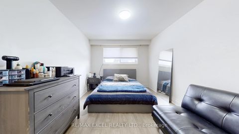 Photo 15 at 19 Clancy Drive, Don Valley Village, Toronto