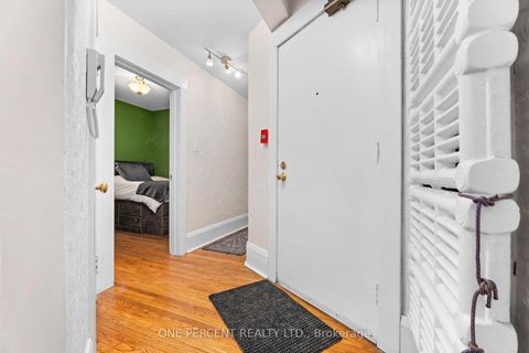 Photo 4 at 2 - 68 Kendal Avenue, Annex, Toronto