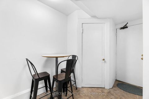 Photo 12 at 2 - 68 Kendal Avenue, Annex, Toronto