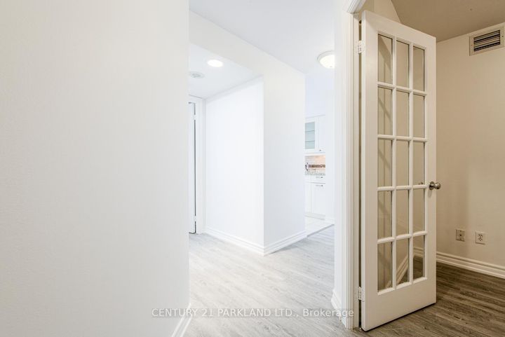 Photo 7 at 1701 - 8 Rean Drive, Bayview Village, Toronto