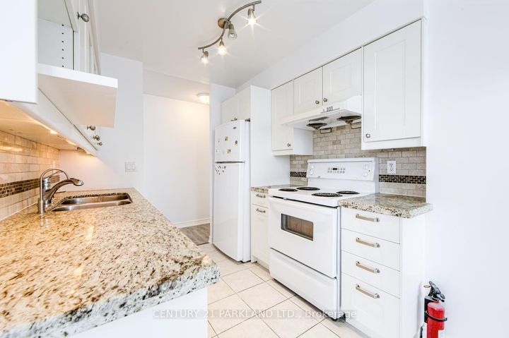 Photo 13 at 1701 - 8 Rean Drive, Bayview Village, Toronto