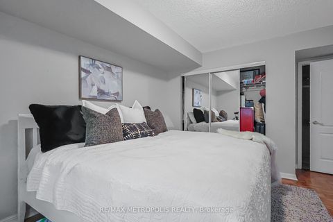 Photo 10 at 216 - 2500 Rutherford Road, Maple, Vaughan