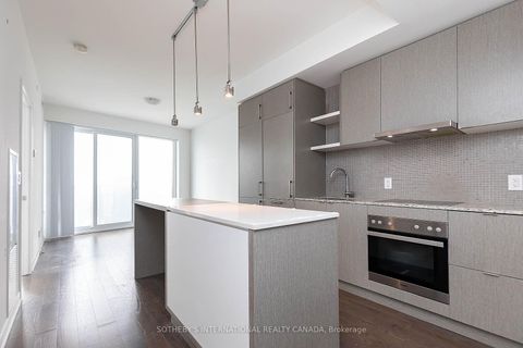 Photo 1 at 6003 - 100 Harbour Street, Waterfront Communities C1, Toronto
