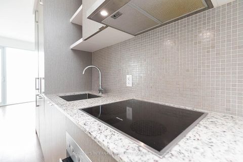 Photo 11 at 6003 - 100 Harbour Street, Waterfront Communities C1, Toronto