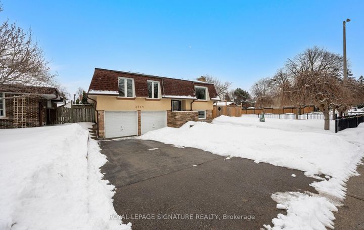Photo 1 at 6943 Estoril Road, Meadowvale, Mississauga