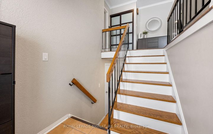 Photo 5 at 6943 Estoril Road, Meadowvale, Mississauga