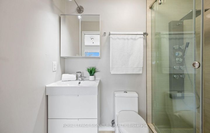 Photo 16 at 6943 Estoril Road, Meadowvale, Mississauga