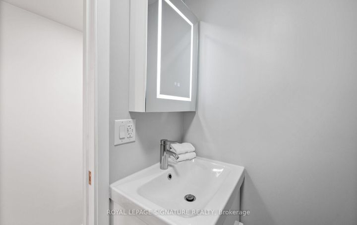 Photo 33 at 6943 Estoril Road, Meadowvale, Mississauga