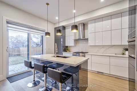 Photo 15 at 38 Uno Drive, Queensway, Toronto