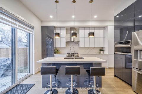 Photo 16 at 38 Uno Drive, Queensway, Toronto