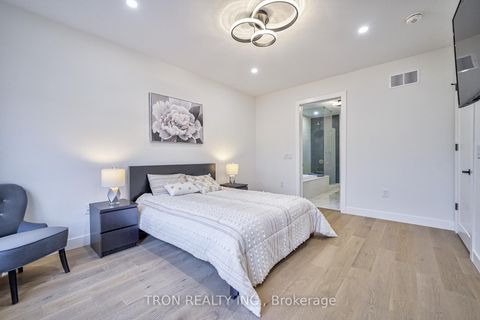 Photo 20 at 38 Uno Drive, Queensway, Toronto