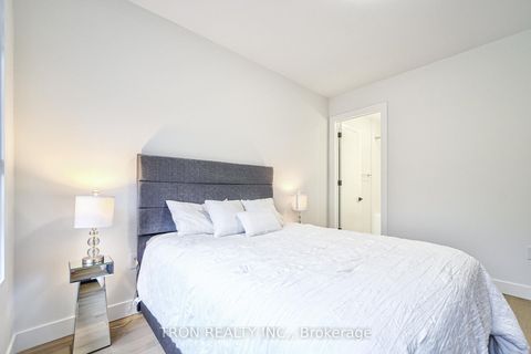 Photo 25 at 38 Uno Drive, Queensway, Toronto
