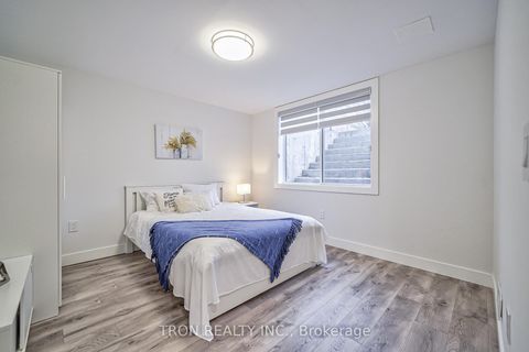 Photo 36 at 38 Uno Drive, Queensway, Toronto