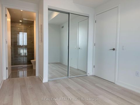 Photo 2 at 4002 - 39 Roehampton Avenue, Mount Pleasant West, Toronto