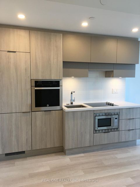 Photo 7 at 4002 - 39 Roehampton Avenue, Mount Pleasant West, Toronto