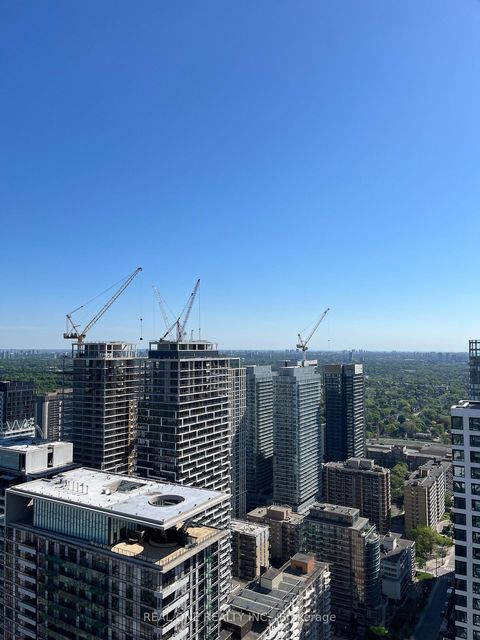 Photo 11 at 4002 - 39 Roehampton Avenue, Mount Pleasant West, Toronto