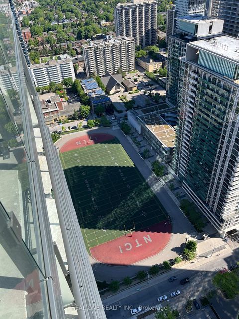 Photo 13 at 4002 - 39 Roehampton Avenue, Mount Pleasant West, Toronto