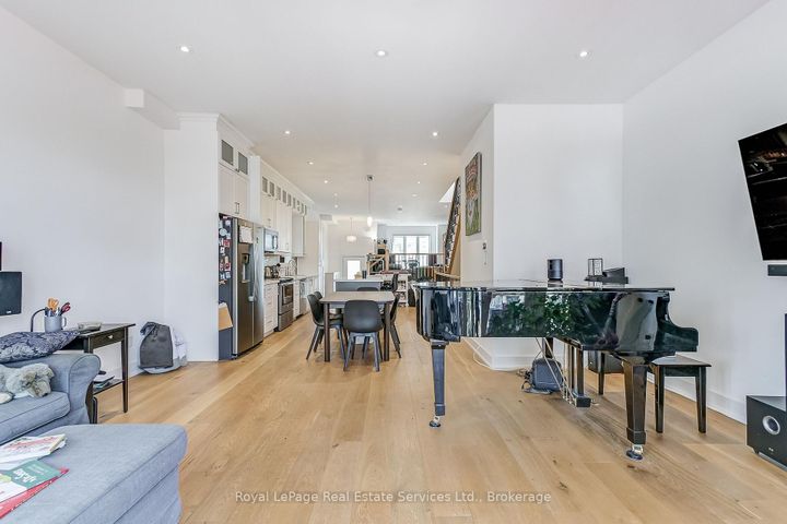 Photo 14 at 176 Leyton Avenue, Oakridge, Toronto