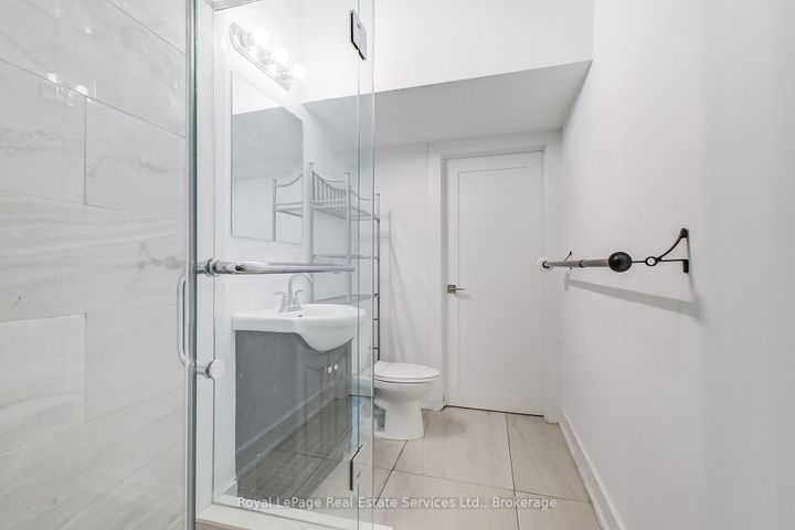 Photo 24 at 176 Leyton Avenue, Oakridge, Toronto