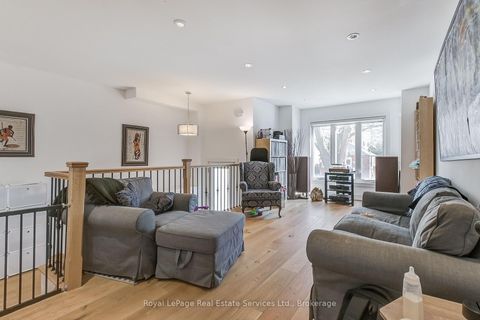 Photo 5 at 176 Leyton Avenue, Oakridge, Toronto