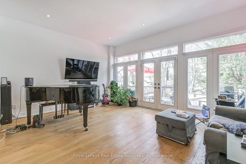 Photo 13 at 176 Leyton Avenue, Oakridge, Toronto