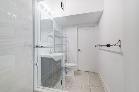 Photo 24 at 176 Leyton Avenue, Oakridge, Toronto