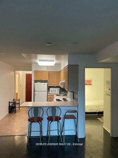 Photo 2 at 901 - 750 Bay Street, Bay Street Corridor, Toronto