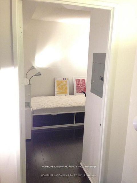 Photo 7 at 901 - 750 Bay Street, Bay Street Corridor, Toronto