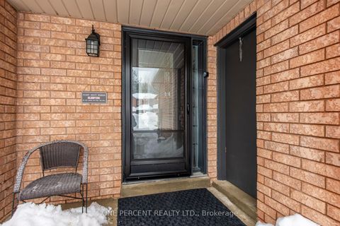 Photo 1 at 67 Hawthorne Crescent, Ardagh, Barrie