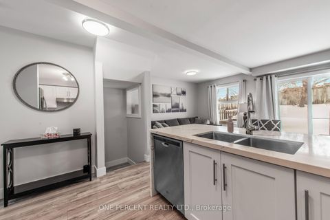 Photo 11 at 67 Hawthorne Crescent, Ardagh, Barrie