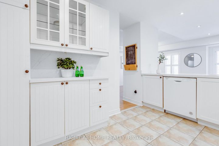 Photo 8 at 331 - 312 John Street, Willowbrook, Markham