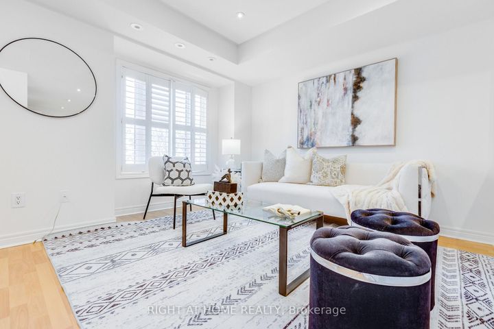 Photo 11 at 331 - 312 John Street, Willowbrook, Markham