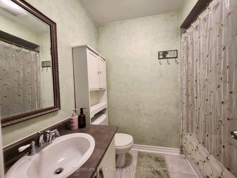 Photo 22 at 2138 Eglinton Avenue W, Belgravia, Toronto