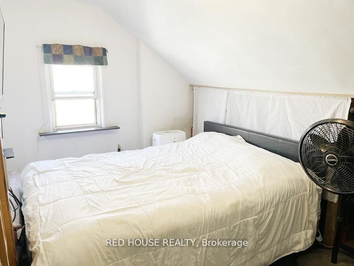 Photo 9 at 40 North Woodrow Boulevard, Birchmount, Toronto