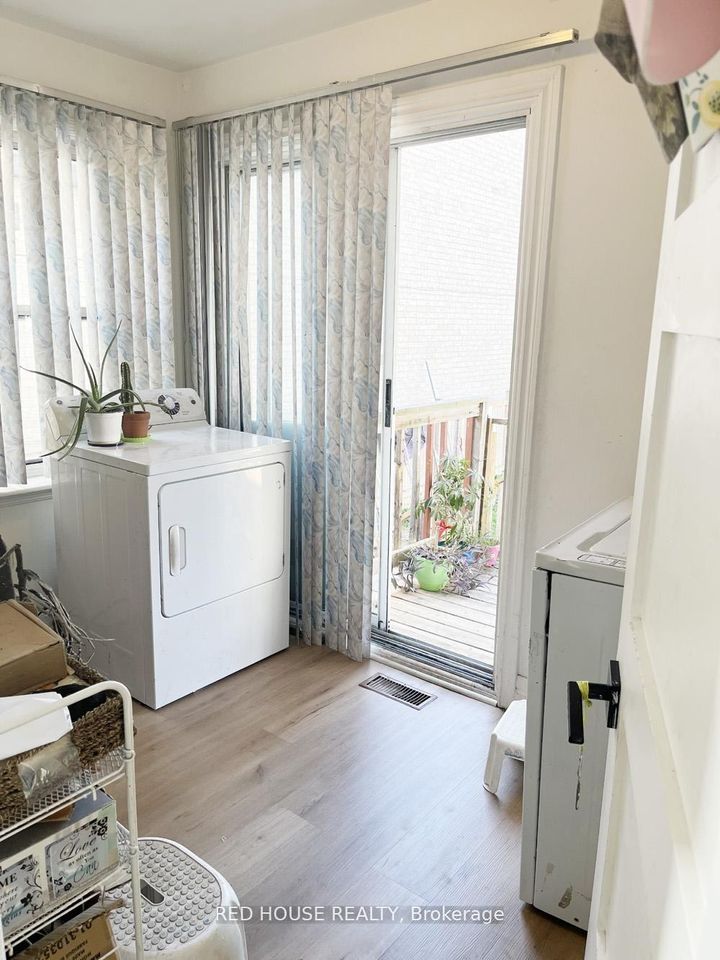 Photo 10 at 40 North Woodrow Boulevard, Birchmount, Toronto