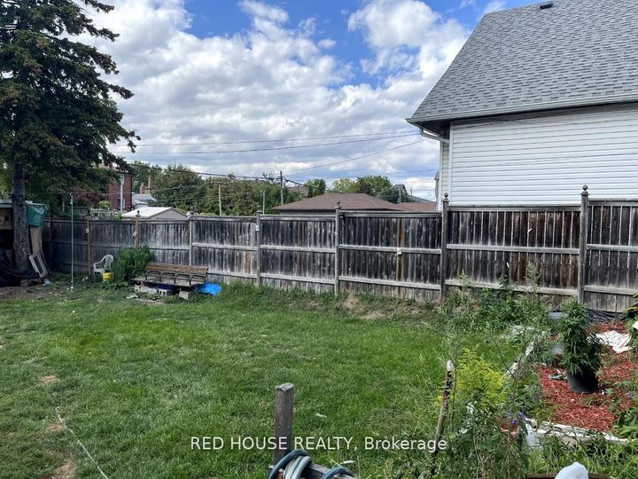 Photo 17 at 40 North Woodrow Boulevard, Birchmount, Toronto