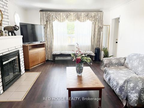 Photo 4 at 40 North Woodrow Boulevard, Birchmount, Toronto
