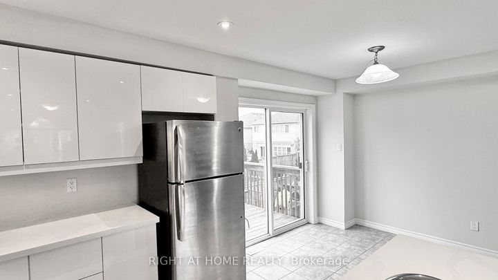 Photo 4 at 87 Mayland Trail, Stoney Creek Mountain, Hamilton