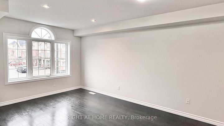 Photo 7 at 87 Mayland Trail, Stoney Creek Mountain, Hamilton