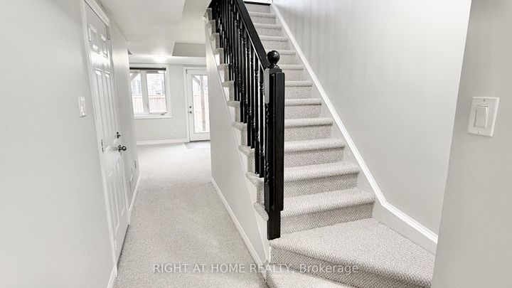 Photo 11 at 87 Mayland Trail, Stoney Creek Mountain, Hamilton