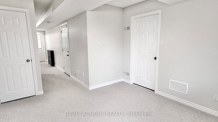 Photo 13 at 87 Mayland Trail, Stoney Creek Mountain, Hamilton