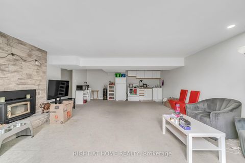 Photo 30 at 22 Hamilton Drive, Leslie Valley, Newmarket