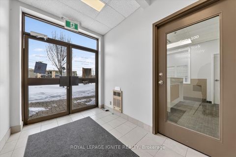 Photo 4 at 101 - 2978 Islington Avenue, Humber Summit, Toronto