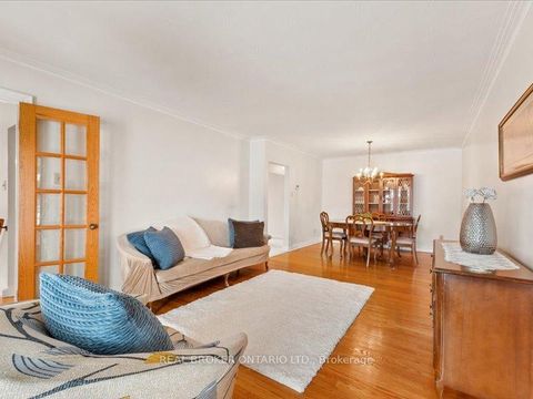 Photo 5 at 21 Hoover Crescent, Black Creek, Toronto